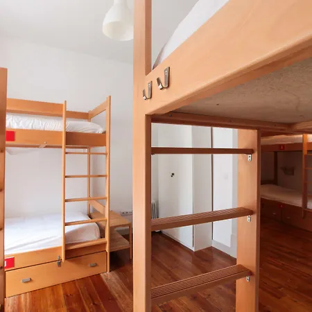 Inn Possible Lisbon Hostel-2